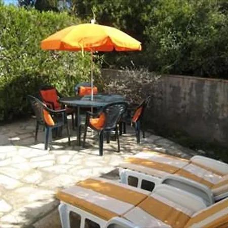 Casa Familiar Con Jardin, Piscina Y Vistas A Montgri En - Es-323-54 Feriehus *